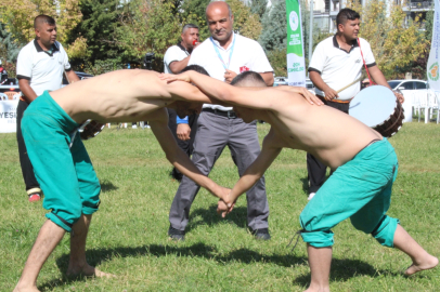 20'nci Uluslararası Turgut Özal Karakucak Güreşleri başladı