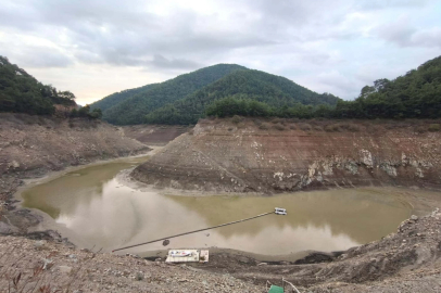 İzmir’de Balçova Barajı da kurudu