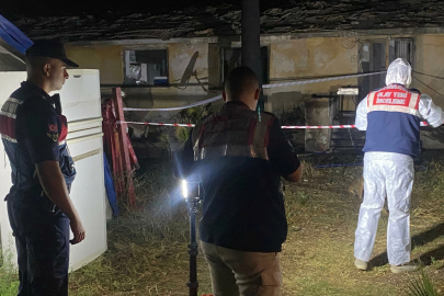 Annesini yaralayıp, mesaj attığını öne sürdüğü iş arkadaşını öldürdü