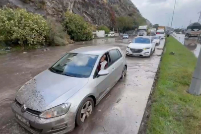 Aydın'da sağanak sonrası heyelan oluştu