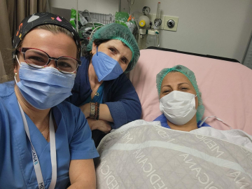 Başhekim önerisiyle yaptırdığı kontrolde meme kanseri olduğunu öğrendi