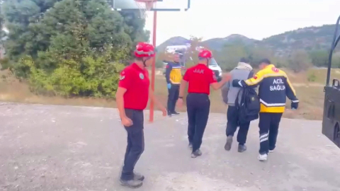 İnceleme için çıktıkları dağda kaybolan 2 mühendis, bulunup askeri helikopterle kurtarıldı