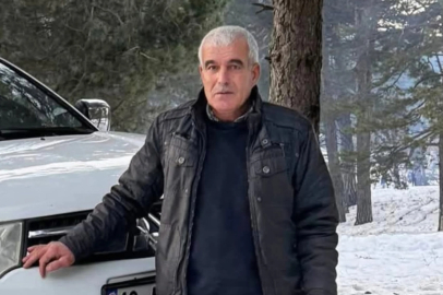 Kestiği kavak ağacını altında kalıp öldü