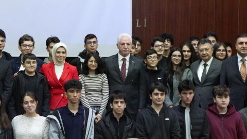 İstanbul- Vali Gül: Gençlerimizin potansiyelini fark edebileceği ortamları hayata geçirdik