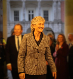 İrlanda'da yapılan cumhurbaşkanlığı seçimlerini Catherine Connolly kazandı