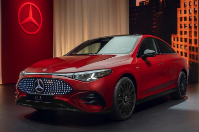 Mercedes-Benz, tamamen Yeni CLA’yı büyüleyici bir geceyle tanıttı