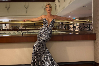 Petek Dinçöz, Hasan Altın İmzasıyla Parladı: “Siyah İnci” Sahneye Demir Attı!