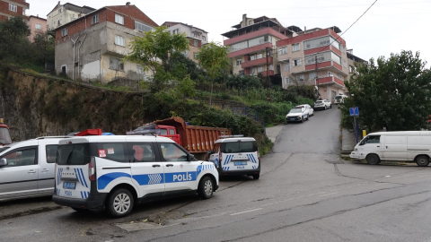 Borç nedeniyle tartıştığı 3 akrabasını silahla ağır yaraladı