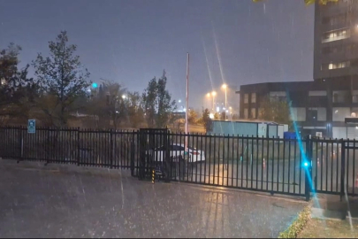 Ankara'da gök gürültülü sağanak etkili oldu