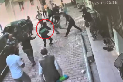 Park kavgasında birbirlerine kaldırım taşıyla vurdular