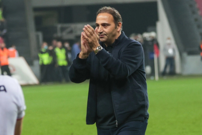 Samsunspor Futbol Direktörü Çapa: Oyun olarak her geçen gün geliştiğimizi görebiliyoruz