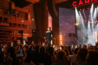 Sibel Can İstanbul sezonunu açtı!