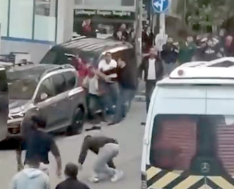 İstanbul - Esenyurt’ta laf atma kavgası: 2 kişi yaralandı