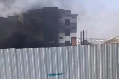 Arnavutköy'de iş makinesi alev alev yandı