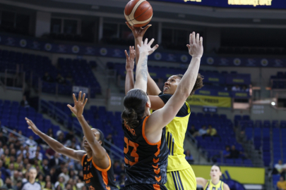 Fenerbahçe Opet, 5’te 5 yaptı ve grup liderliğini garantiledi