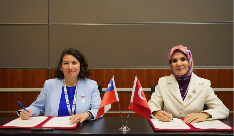 Bakan Göktaş, Şilili mevkidaşı Toro Caceres ile görüştü