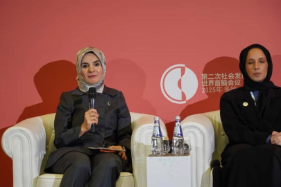 Bakan Göktaş: Aileyi yeniden merkeze almak insanlığın en acil sorumluluğudur