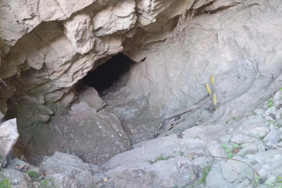 Defineciler dağı 15 metre kazmışlar