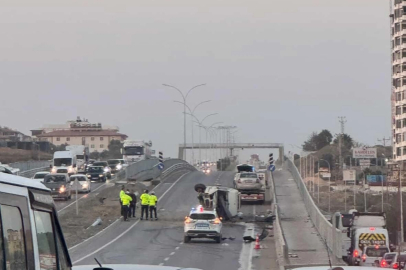 Minibüs ile otomobil çarpıştı: 11 yaralı