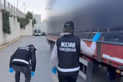 7 milyon 500 bin liralık kaçak tütün ile boş makaron TIR'da ele geçirildi