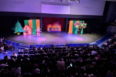 Niloya Sürpriz Yumurta Müzikali ile 8 Farklı Şehirde 17 Seansla Sahnede Olacak