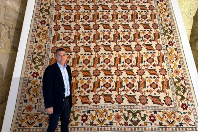 Yeniden dokunan Selçuklu halıları, Sultanhanı Kervansarayı'nda sergileniyor