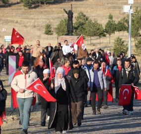 Aziziye Destanı’nın 148'nci yıl dönümünde Erzurumlular, ecdadı için yürüdü