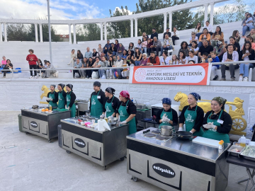 Uluslararası Milas Zeytin Hasat Şenliği renkli görüntülere sahne oldu