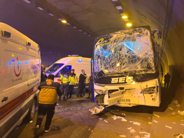Osmaniye’de yolcu otobüsü ile TIR, tünelde çarpıştı: 5 yaralı