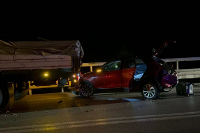 Bursa'da zincirleme kaza: 2'si çocuk 3 yaralı