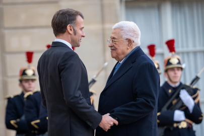 Fransa Cumhurbaşkanı Macron ile Filistin Devlet Başkanı Abbas bir araya geldi