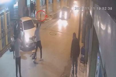 İzmir'de 1 kişinin öldüğü, 3 kişinin de yaralandığı olayın görüntüleri ortaya çıktı