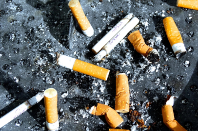 Berlin’de yere atılan sigara izmaritine 3 bin avroya kadar ceza