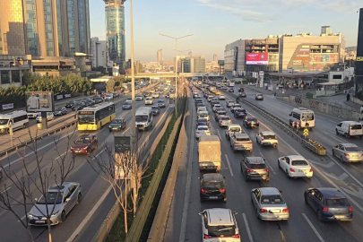 İstanbul'da haftanın ilk iş gününde trafik yoğunluğu