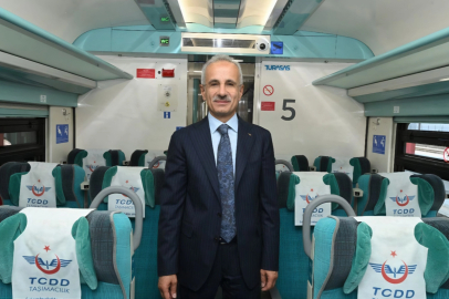 Bakan Uraloğlu: Öğretmenlere tren biletlerinde yüzde 50 indirim uygulanacak