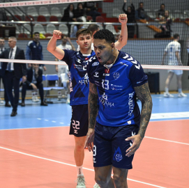 Altekma gurbette zafer peşinde