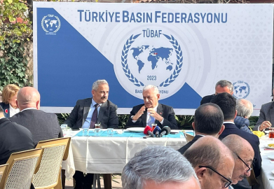 Binali Yıldırım: Ada'ya gidilmesinde mahsur yok
