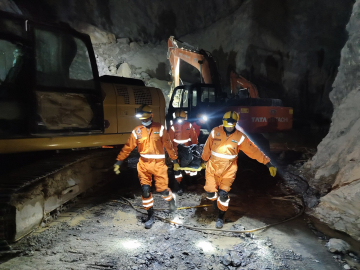 Hindistan'da taş ocağında meydana gelen göçükte hayatını kaybedenlerin sayısı 7’ye yükseldi