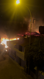 İki katlı prefabrik ev, yangında küle döndü