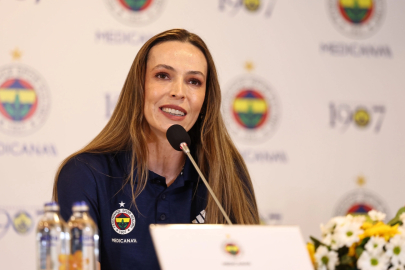 1907 Fenerbahçe Derneği, Fenerbahçe Kadın Voleybol Takımının forma önü sponsoru oldu
