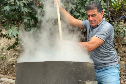 Hatay'da defne yağının litresi bin liradan alıcı buluyor