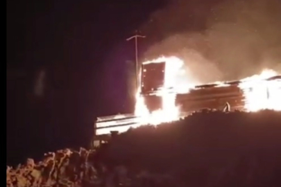 3 bin 200 rakımdaki Kırklar Mescidi yandı