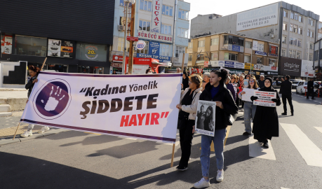 Edirne'de kadınlardan şiddete karşı yürüyüş
