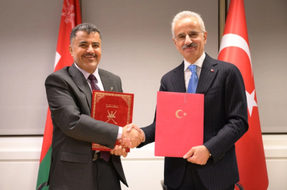 Umman’dan Avrupa'ya gidecek yüklerin Türkiye üzerinden taşınması için imzalar atıldı