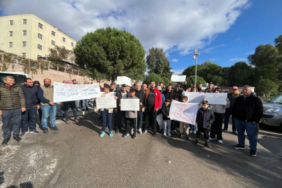 Buca'da mahalleli 'çöp' eylemine bu hafta da sürdürdü