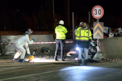 Tuzla’da otomobiliyle gişelere çarpan asistan doktor hayatını kaybetti