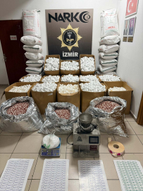 İzmir'de 2 milyon 309 bin 774 sentetik hap ele geçirildi