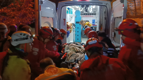 Doğa yürüyüşünde yüksekten kayalık bölgeye düştüler: 1 ölü, 1 yaralı