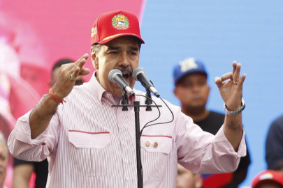 Maduro’dan alışılmışın dışında çağrı: Dans ederek ABD’ye barış