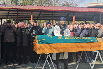 Zonguldak’ta küçük Sarp Eymen, park halindeki kamyonetin altında kalarak yaşamını yitirdi